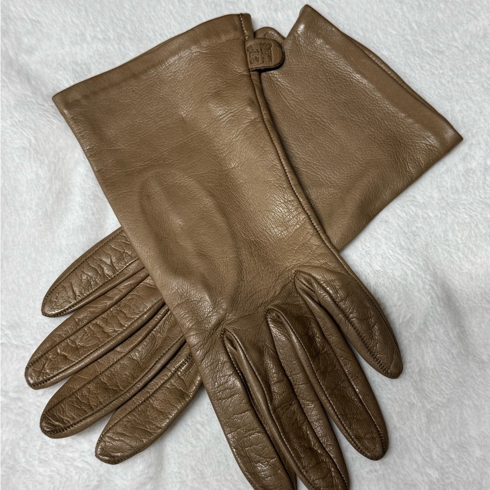 Elegant Light Brown Leather Gloves